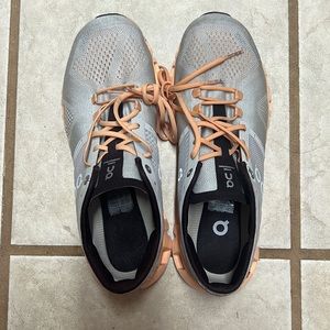 On Cloud X women’s 9.5